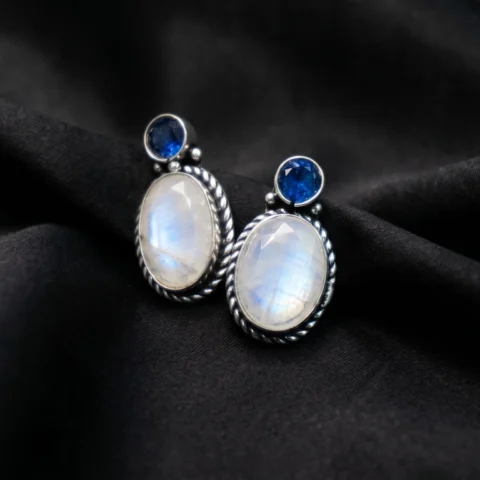 The Neel-Chandra Studs